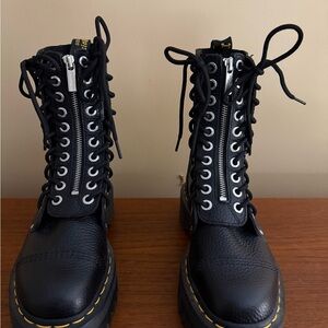 Dr. Martens Sinclair Hi Twist